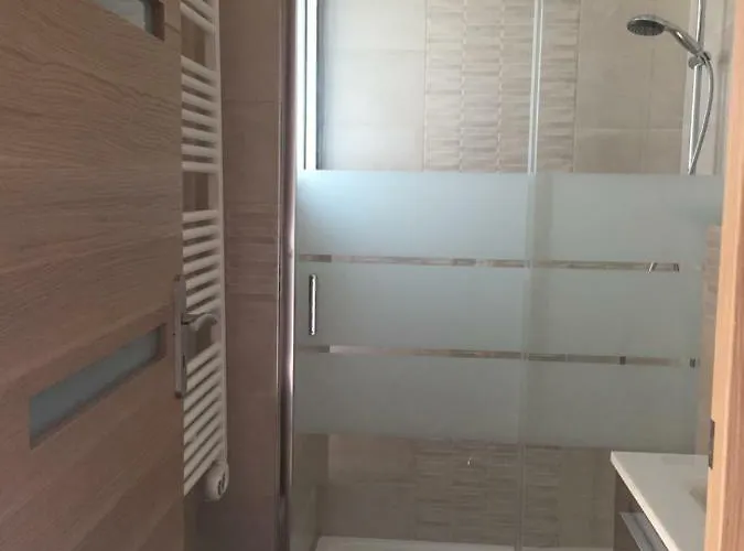 La Maison Parisienne Maison Deux Pieces A Louer Au Pied Du Metro