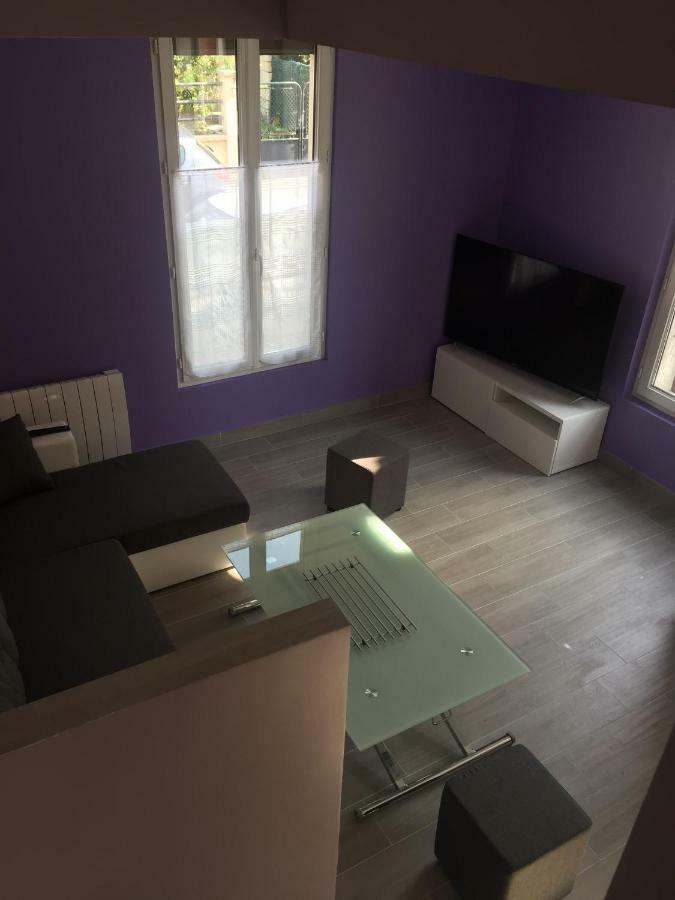 La Maison Parisienne Maison Deux Pieces A Louer Au Pied Du Metro Vakantiehuis *